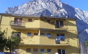 PIETRAMURATA APPARTAMENTO VISTA MONTAGNA terzo piano